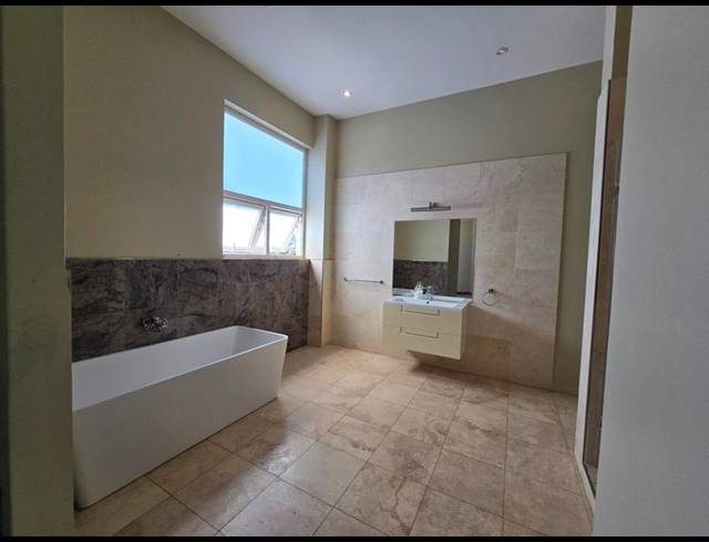 6 BEDROOM PROPERTY TO RENT IN WATERKLOOF RIDGE